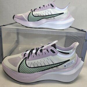 Nike Women's Zoom Gravity White/Pistachio Frost Running Sneakers Size 6